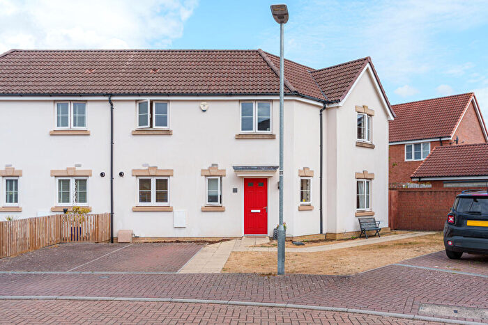 3 Bedroom Semi Detached House For Sale In Moyle Park, Hilperton, BA14