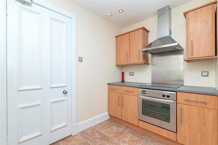2 Bedroom Apartment To Rent In Melrose Gardens, North Kelvinside, Glasgow, G20