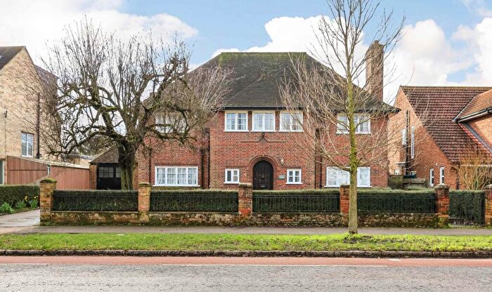 5 Bedroom Detached House For Sale In Gilbert Road, Cambridge, CB4