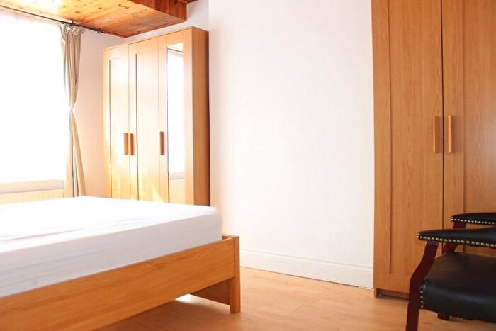 3 Bedroom Flat To Rent In Toorack Road, Harrow Weald, HA3