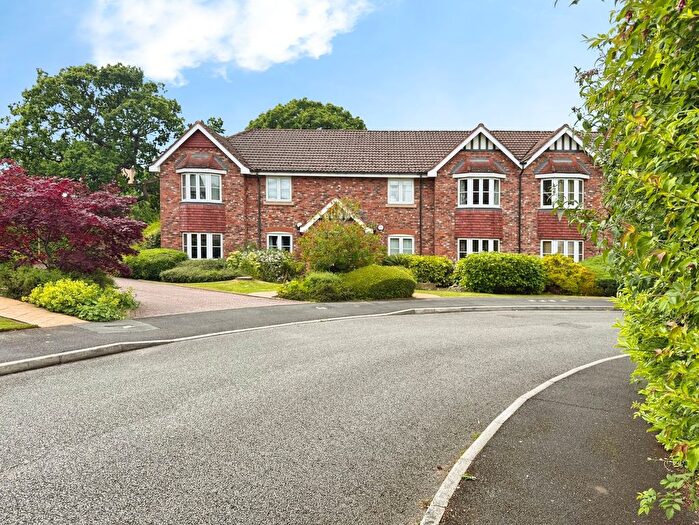 2 Bedroom Flat For Sale In Bloomfield Close, Cheadle Hulme, SK8