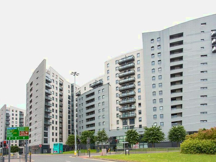 Studio To Rent In The Gateway North, Crown Point Road, Leeds, LS9