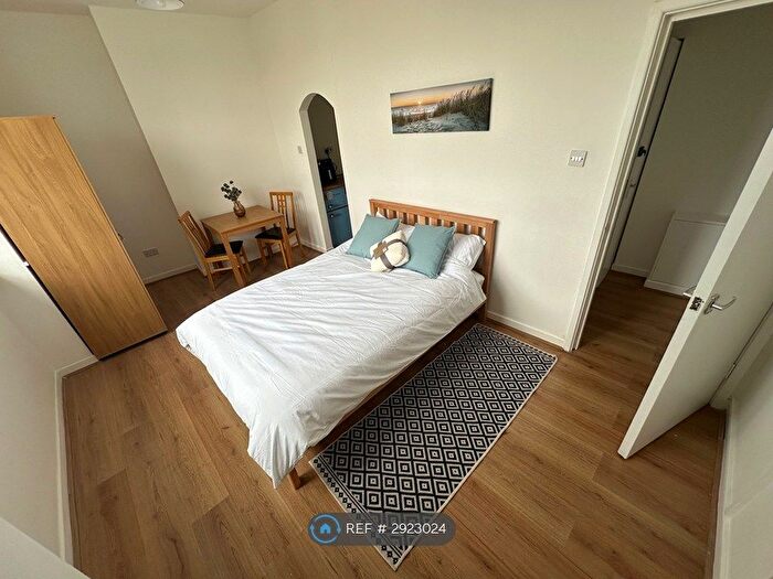 Studio To Rent In Victoria Road, Merseyside, CH45