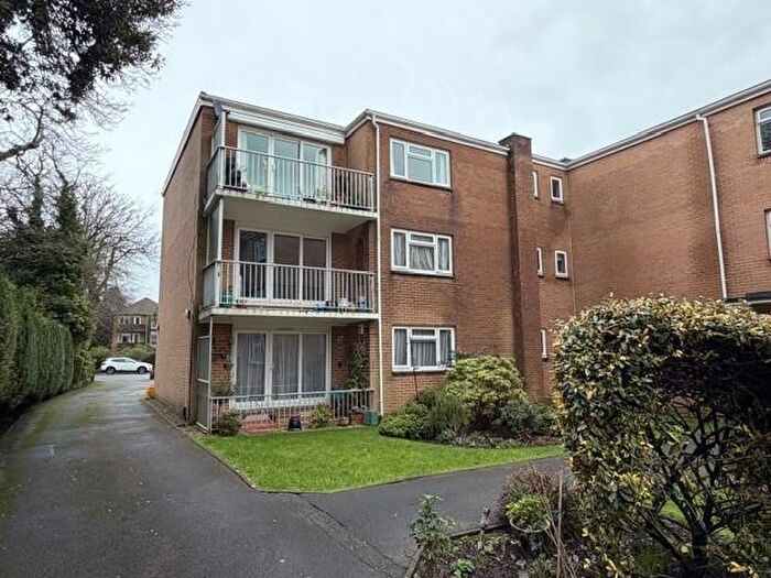 2 Bedroom Flat To Rent In Marlborough Road, Bournemouth, BH4
