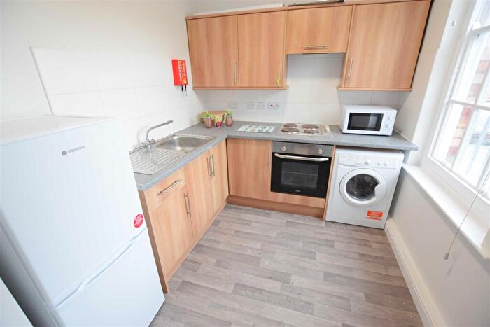1 Bedroom Flat To Rent In Colbeck Chambers - High Street Apartment - Available Now, LN5