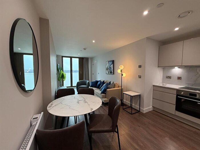 2 Bedroom Flat To Rent In Aquitania, West Waterloo Place, Triskelion Way, L3