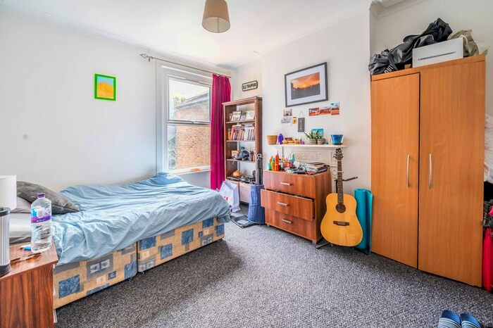 3 Bedroom Flat To Rent In Gleneagle Road, Streatham, London, SW16