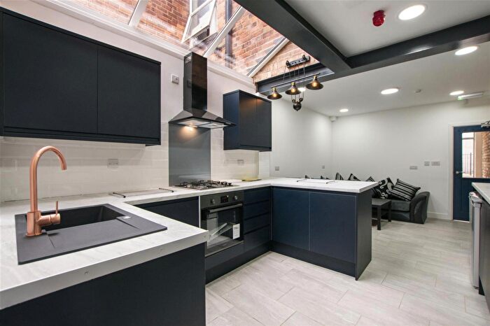 6 Bedroom House To Rent In Rookery Road, Selly Oak, Birmingham, B29