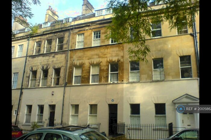 3 Bedroom Flat To Rent In Grosvenor Place, Bath, BA1