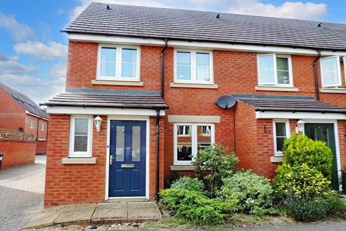 3 Bedroom End Of Terrace House To Rent In Wood End Close, Sharnbrook, MK44