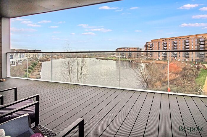 2 Bedroom Flat For Sale In Champlain Street, Reading, RG2