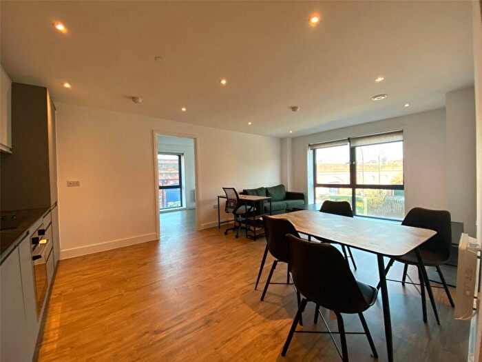 2 Bedroom Apartment To Rent In Phoenix, Saxton Lane, Leeds, LS9