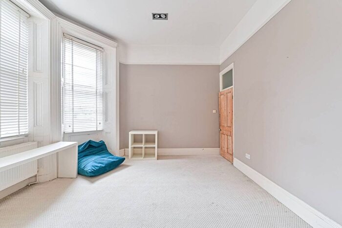 3 Bedroom Flat To Rent In Anerley Road, Penge, London, SE20