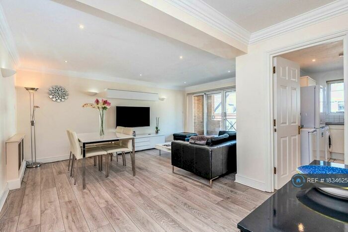 2 Bedroom Flat To Rent In Regents Park Road, London, N3