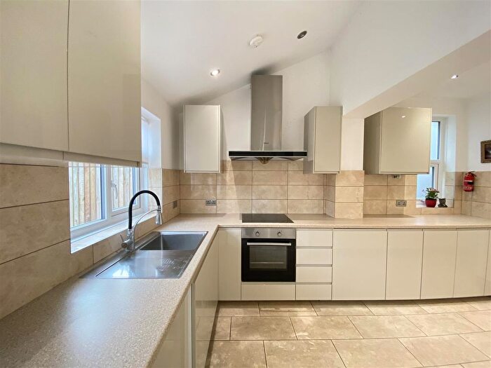 5 Bedroom Property To Rent In Deans Lane, Edgware, HA8