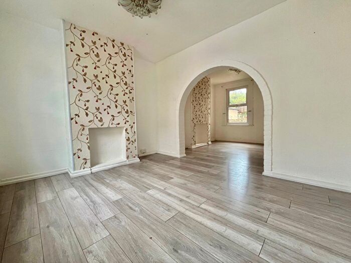 3 Bedroom Terraced House To Rent In Melbourne Road, Chatham, ME4