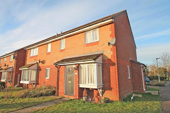 1 Bedroom Terraced House To Rent In Heather Gardens, Bedford, MK41