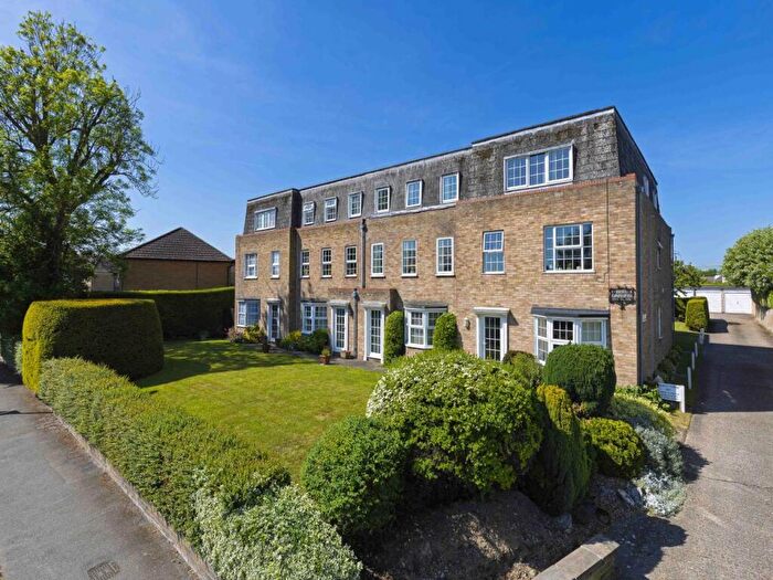 2 Bedroom Apartment For Sale In The Gables, Old North Road, Royston, SG8