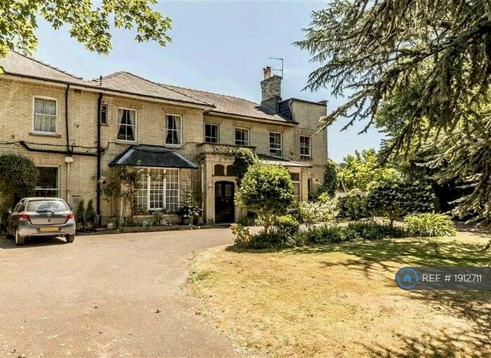 2 Bedroom Flat To Rent In Tankerville, Kingston Upon Thames, KT2