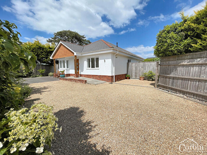 3 Bedroom Detached Bungalow For Sale In New Road, Bournemouth, BH10