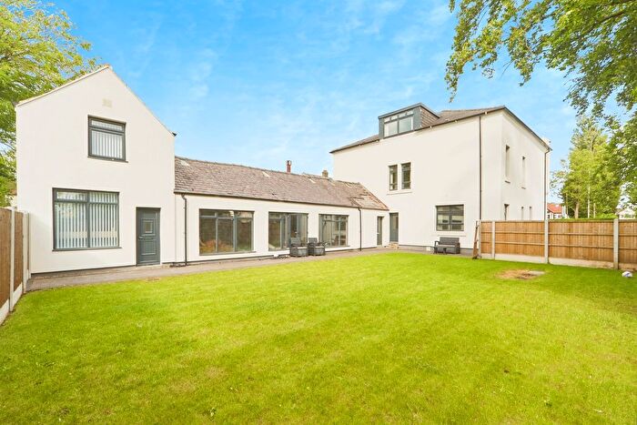 7 Bedroom Detached House For Sale In Wetherby Road, Leeds, LS17