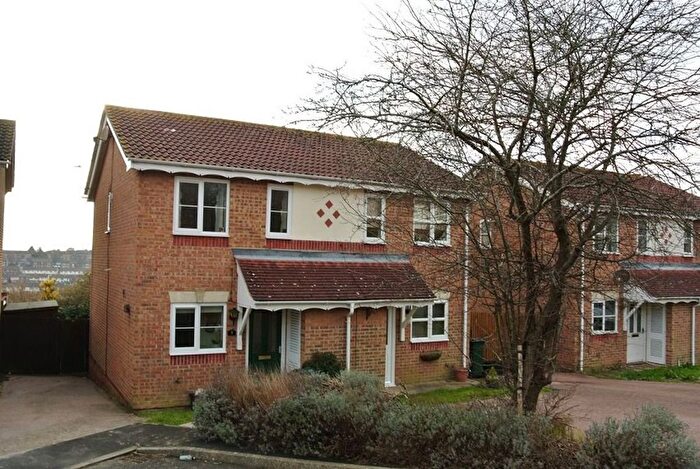 2 Bedroom Property To Rent In Clover Way, Portslade, Et., BN41