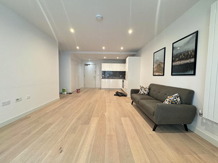 1 Bedroom Flat To Rent In John Cabot House, London, Essex, E16