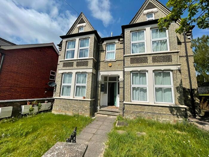 1 Bedroom Apartment To Rent In Priory Road, HP13