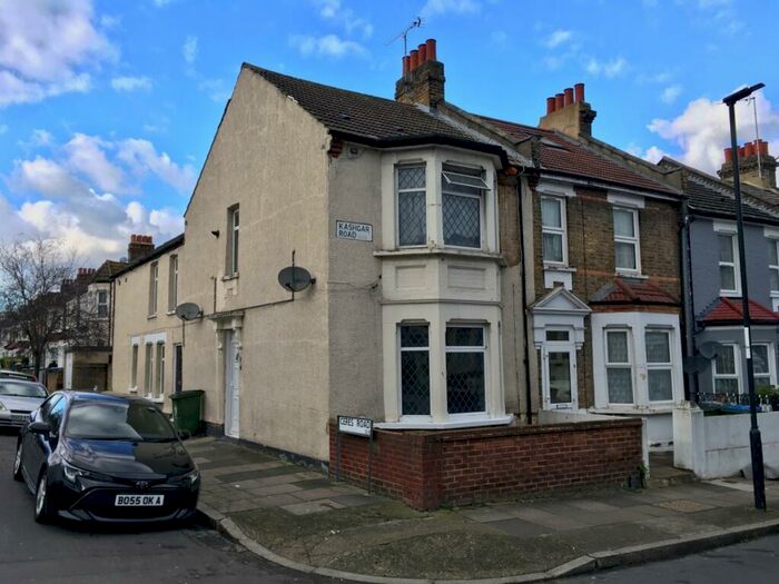 2 Bedroom Flat To Rent In Kashgar Road, Plumstead, SE18