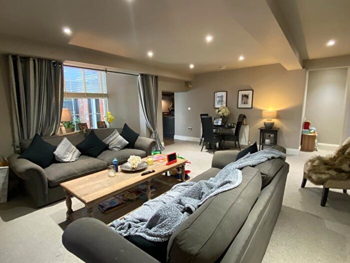 2 Bedroom Apartment To Rent In Burleigh Mews, Derby, DE1