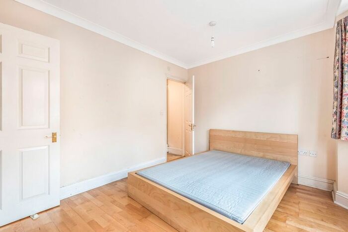 3 Bedroom Flat To Rent In Queens Road, Guildford GU1