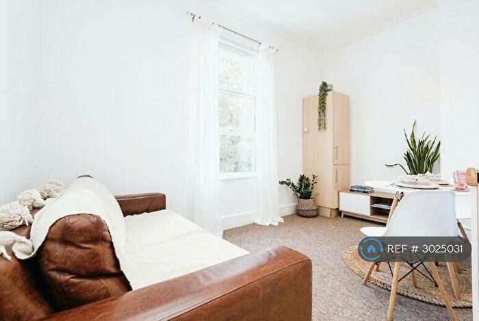 1 Bedroom Flat To Rent In Mansfield Road, Ilford, IG1