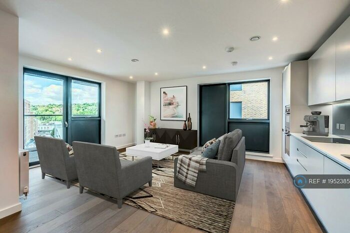 2 Bedroom Flat To Rent In Wynne House, Coulsdon, CR5