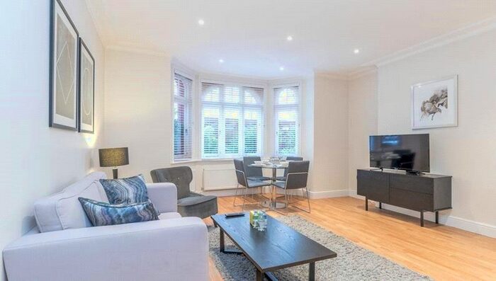 2 Bedroom Flat To Rent In Hamlet Gardens, Hammersmith, W6