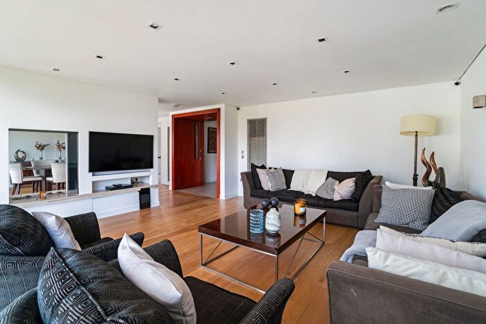 6 Bedroom Flat For Sale In Hermitage Street, London, W2
