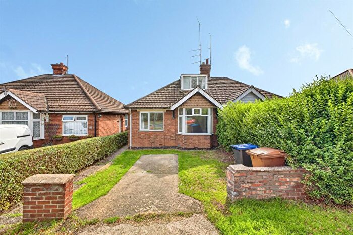 3 Bedroom Semi-Detached Bungalow For Sale In Bants Lane, Northampton, NN5