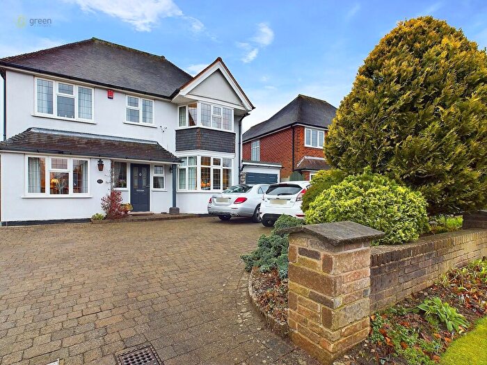 4 Bedroom Detached House For Sale In Bedford Road, Sutton Coldfield, B75