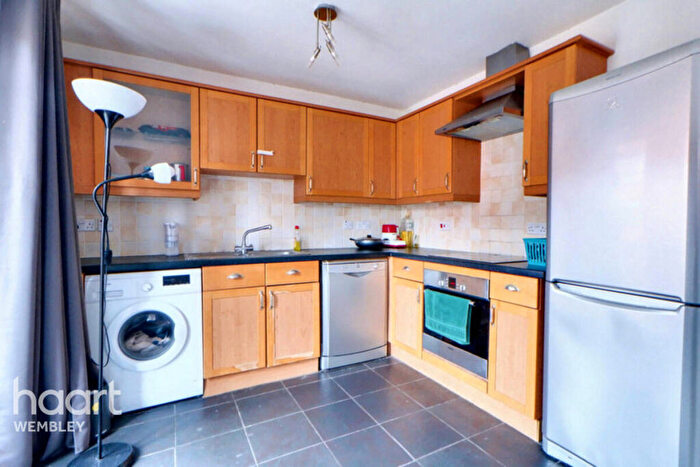 2 Bedroom Flat For Sale In North Wembley, HA9