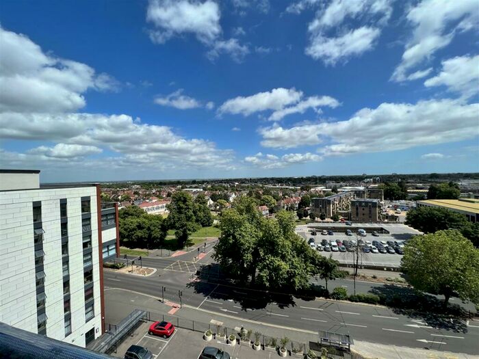 2 Bedroom Apartment To Rent In Victoria Avenue, Southend-On-Sea, SS2