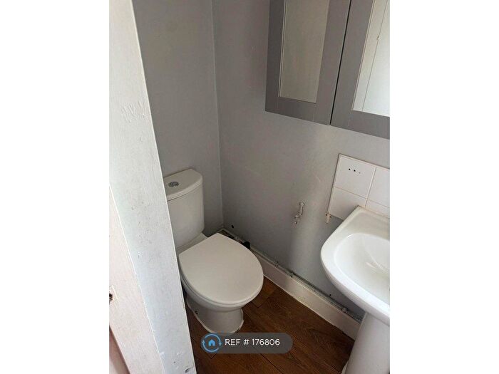 2 Bedroom Flat To Rent In Mapperley, Mapperley, Nottingham, NG3