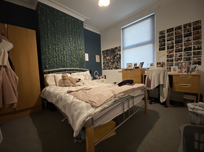 2 Bedroom Terraced House To Rent In Modern Bedroom Property On Ripon Street, LN5