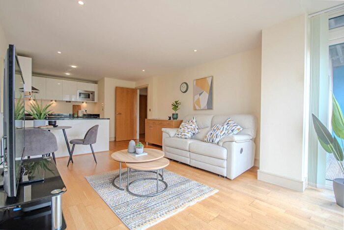 1 Bedroom Flat For Sale In Hayes Road, Penarth, CF64