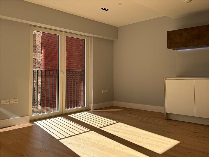 1 Bedroom Flat To Rent In Exchange Gardens, Keybridge House, London, SW8