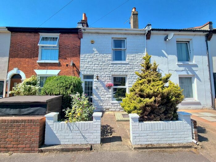 2 Bedroom Property To Rent In Alver Road, Gosport, PO12