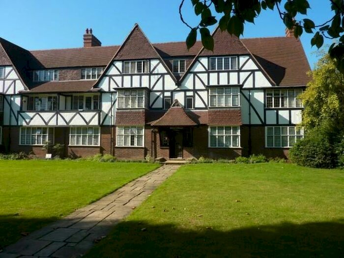 3 Bedroom Flat To Rent In Chester Court, Monks Drive, West Acton, W3