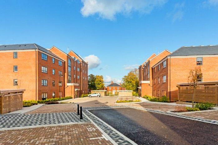 2 Bedroom Flat To Rent In Darbyshire Road, Aldershot, GU11