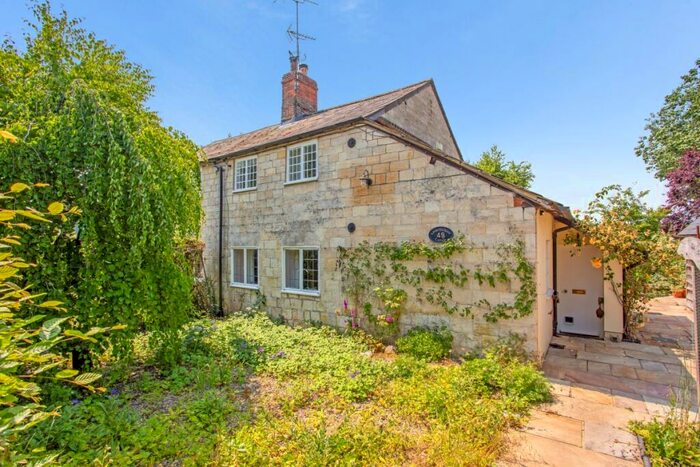 3 Bedroom Cottage To Rent In Wilcot, SN9