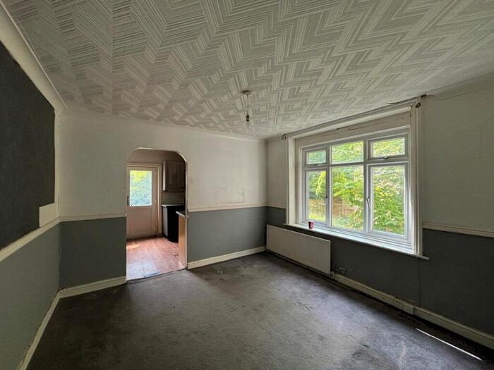 2 Bedroom Flat For Sale In Flat, Avondale Road, South Croydon, Surrey, CR2