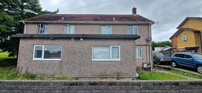 2 Bedroom Flat For Sale In Longview Road, Clase, Swansea, SA6
