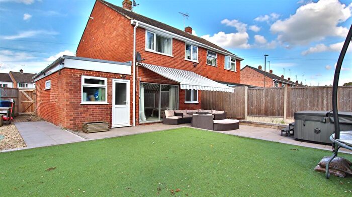 3 Bedroom Semi-Detached House For Sale In Cotswold Gardens, Tewkesbury, GL20